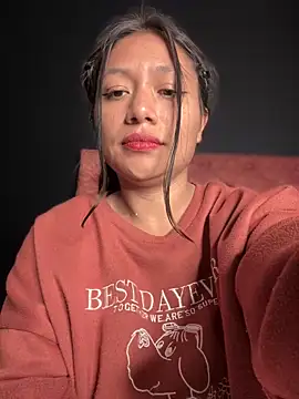 Im Little online show from February 28, 2025, 6:32 am