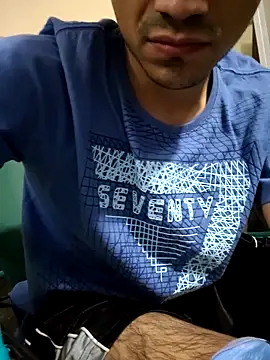 Snapshot of charlesss19 chatting on November 8, 2025, 7:45 am charlesss19 online show from November 8, 2025, 7:45 am