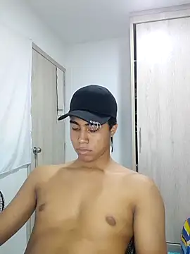 sexy diamante  online show from February 12, 2026, 6:18 pm