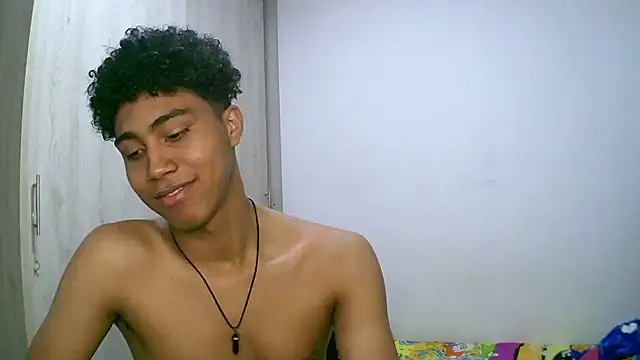 sexy diamante  online show from November 6, 2025, 1:53 am