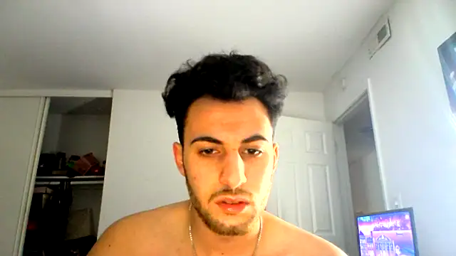 Snapshot of Mhmoodyi chatting on December 1, 2025, 8:32 pm Mhmoodyi online show from December 1, 2025, 8:32 pm