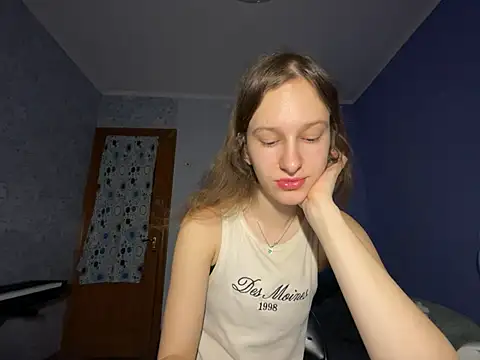Snapshot of Eva_Angel3 chatting on February 24, 2025, 6:04 pm Eva Angel3 online show from February 24, 2025, 6:04 pm