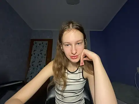 Snapshot of Eva_Angel3 chatting on February 14, 2025, 7:33 pm Eva Angel3 online show from February 14, 2025, 7:33 pm