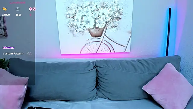 Snapshot of MelodyHudson chatting on November 18, 2025, 8:56 pm MelodyHudson online show from November 18, 2025, 8:56 pm