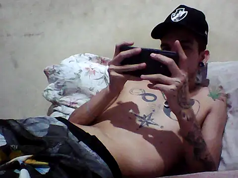 Snapshot of gatobranco001 chatting on March 19, 2025, 6:03 am gatobranco001 online show from March 19, 2025, 6:03 am