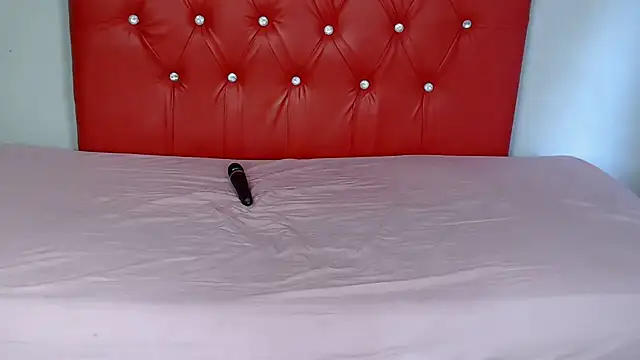 EbonyBentley online show from December 5, 2025, 6:12 am