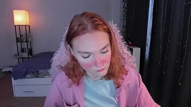 Snapshot of ReddHotPipper chatting on January 14, 2026, 3:21 am ReddHotPipper online show from January 14, 2026, 3:21 am