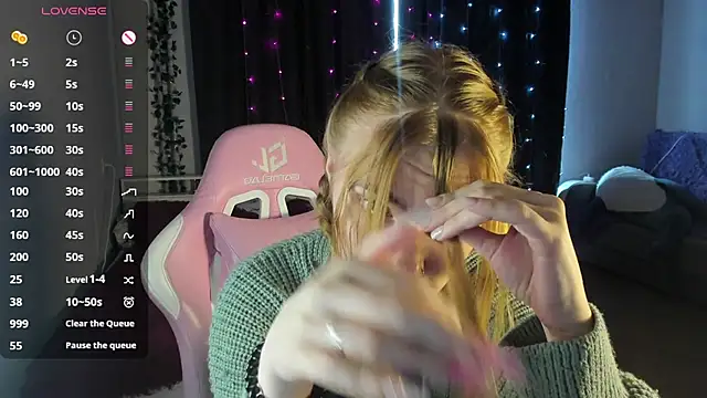 ReddHotPipper online show from February 27, 2025, 4:57 am