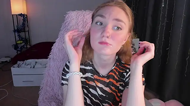 ReddHotPipper online show from December 14, 2025, 3:46 am