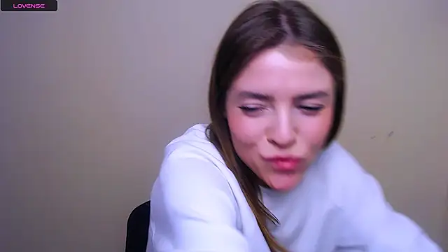 Snapshot of MissOliviaa_ chatting on February 26, 2025, 10:49 am MissOliviaa  online show from February 26, 2025, 10:49 am