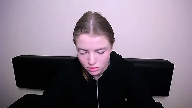 Snapshot of MissOliviaa_ chatting on January 31, 2025, 8:43 am MissOliviaa  online show from January 31, 2025, 8:43 am