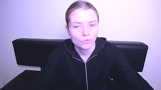 Snapshot of MissOliviaa_ chatting on February 4, 2025, 9:49 am MissOliviaa  online show from February 4, 2025, 9:49 am