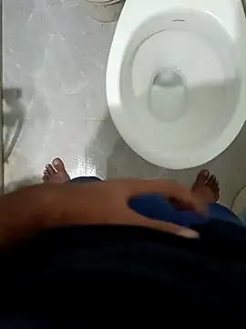 nick05inch online show from October 4, 2025, 6:31 pm