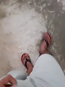 nick05inch online show from November 10, 2025, 12:21 pm