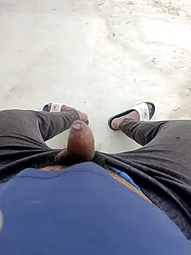 nick05inch online show from October 3, 2025, 10:50 am