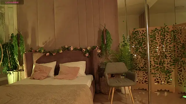 Snapshot of Smiley_Mia chatting on October 10, 2025, 5:08 am Smiley Mia online show from October 10, 2025, 5:08 am