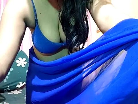 Snapshot of poojaxxx65 chatting on December 15, 2025, 11:31 pm poojaxxx65 online show from December 15, 2025, 11:31 pm