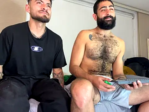 Snapshot of Drogamma chatting on December 3, 2025, 3:51 am Drogamma online show from December 3, 2025, 3:51 am