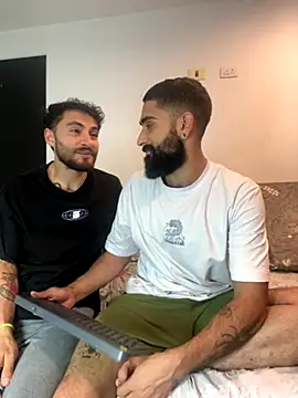 Snapshot of Drogamma chatting on November 14, 2025, 12:25 am Drogamma online show from November 14, 2025, 12:25 am