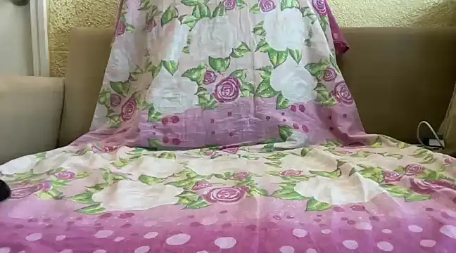 Snapshot of heartqqute26 chatting on January 15, 2025, 8:30 am heartqqute26 online show from January 15, 2025, 8:30 am