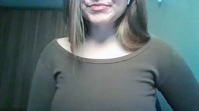Snapshot of Evasapples chatting on March 13, 2026, 8:58 pm Evasapples online show from March 13, 2026, 8:58 pm