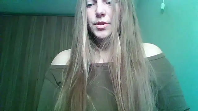 Snapshot of Evasapples chatting on March 15, 2026, 8:27 pm Evasapples online show from March 15, 2026, 8:27 pm
