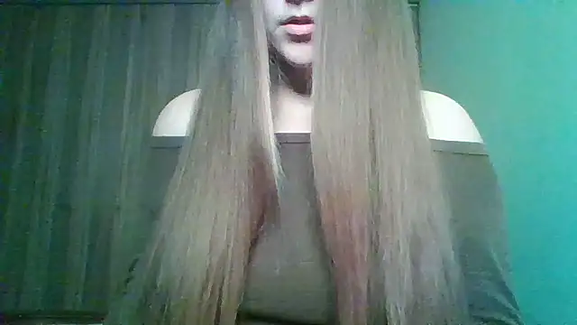 Snapshot of Evasapples chatting on April 30, 2026, 8:49 pm Evasapples online show from April 30, 2026, 8:49 pm