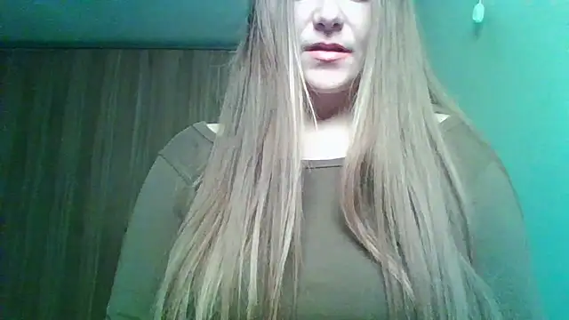 Snapshot of Evasapples chatting on March 21, 2026, 9:51 pm Evasapples online show from March 21, 2026, 9:51 pm