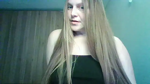 Snapshot of Evasapples chatting on March 31, 2026, 7:49 pm Evasapples online show from March 31, 2026, 7:49 pm