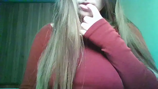 Snapshot of Evasapples chatting on April 18, 2026, 8:20 pm Evasapples online show from April 18, 2026, 8:20 pm