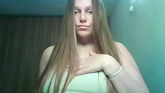Snapshot of Evasapples chatting on March 20, 2026, 2:07 pm Evasapples online show from March 20, 2026, 2:07 pm