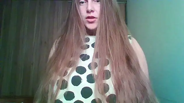 Snapshot of Evasapples chatting on April 26, 2026, 8:17 pm Evasapples online show from April 26, 2026, 8:17 pm