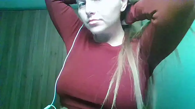 Snapshot of Evasapples chatting on December 2, 2025, 1:13 pm Evasapples online show from December 2, 2025, 1:13 pm