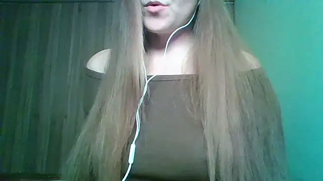 Snapshot of Evasapples chatting on April 30, 2026, 8:57 pm Evasapples online show from April 30, 2026, 8:57 pm