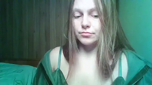 Evasapples online show from February 13, 2026, 10:21 pm