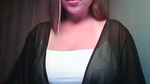 Snapshot of Evasapples chatting on May 27, 2026, 4:58 pm Evasapples online show from May 27, 2026, 4:58 pm