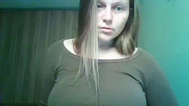 Snapshot of Evasapples chatting on March 5, 2026, 9:54 pm Evasapples online show from March 5, 2026, 9:54 pm