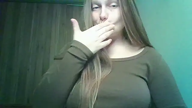 Snapshot of Evasapples chatting on March 6, 2026, 8:15 pm Evasapples online show from March 6, 2026, 8:15 pm