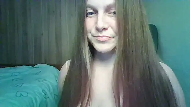 Snapshot of Evasapples chatting on March 26, 2026, 9:35 pm Evasapples online show from March 26, 2026, 9:35 pm