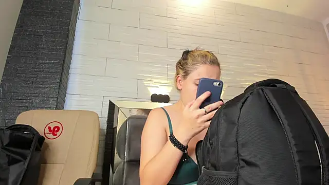 Snapshot of dorothy_vegga chatting on November 15, 2025, 3:54 am dorothy vegga online show from November 15, 2025, 3:54 am