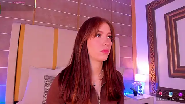 Snapshot of AbigailCarter chatting on December 3, 2025, 12:01 am AbigailCarter online show from December 3, 2025, 12:01 am