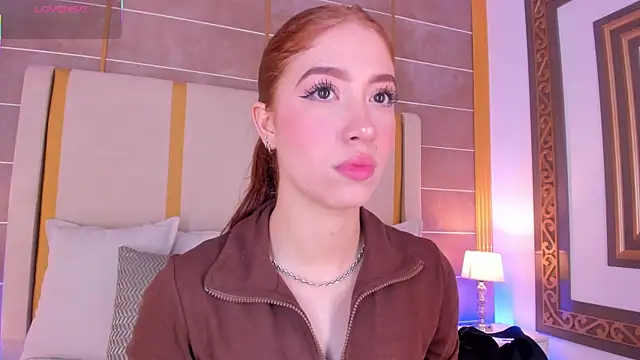 Snapshot of AbigailCarter chatting on October 5, 2025, 10:33 pm AbigailCarter online show from October 5, 2025, 10:33 pm