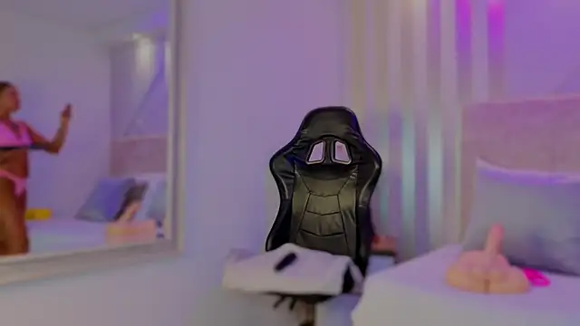 Tayra Pradit online show from March 10, 2026, 8:13 pm