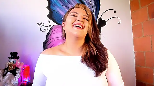 Snapshot of becca_diamond chatting on May 26, 2026, 8:18 pm becca diamond online show from May 26, 2026, 8:18 pm