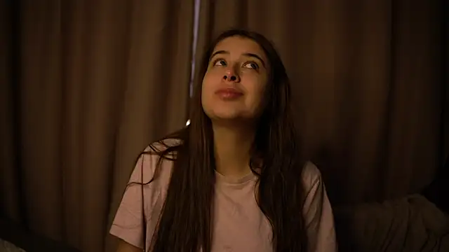 Snapshot of elisa_moon chatting on December 16, 2025, 8:51 am elisa moon online show from December 16, 2025, 8:51 am