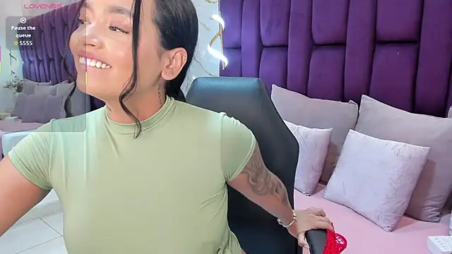 Snapshot of emma_carterr1 chatting on April 3, 2026, 8:26 pm emma carterr1 online show from April 3, 2026, 8:26 pm