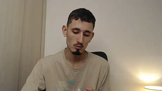 enzo 0814 online show from February 26, 2025, 4:52 am