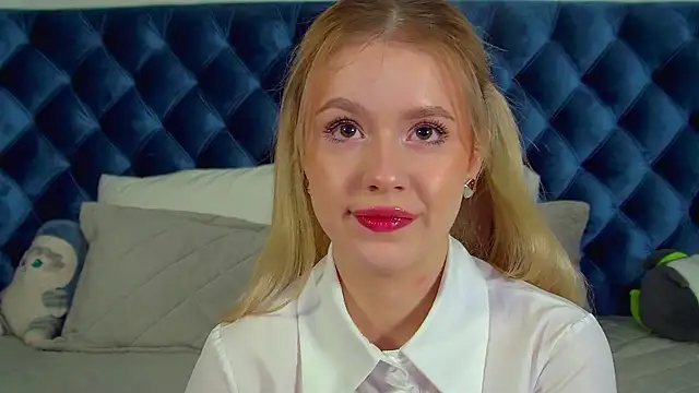 MilanaBalmain online show from March 7, 2026, 4:52 am