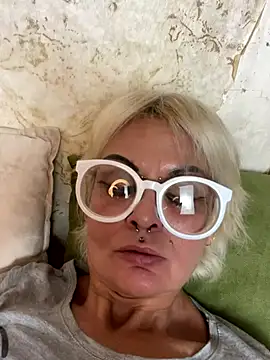 Gardener of Illusions online show from October 30, 2025, 10:06 pm