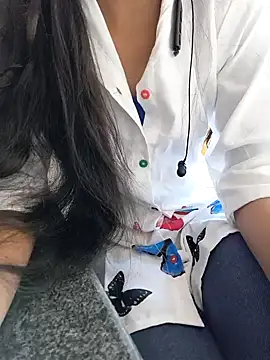 Snapshot of Tamilshaliniammu chatting on December 29, 2024, 8:55 am Tamilshaliniammu online show from December 29, 2024, 8:55 am